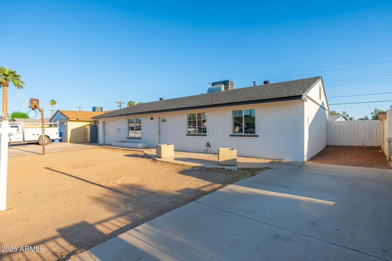 6223 Earll Dr, Phoenix, AZ 85033