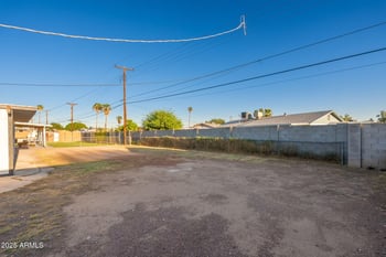 6223 Earll Dr, Phoenix, AZ 85033