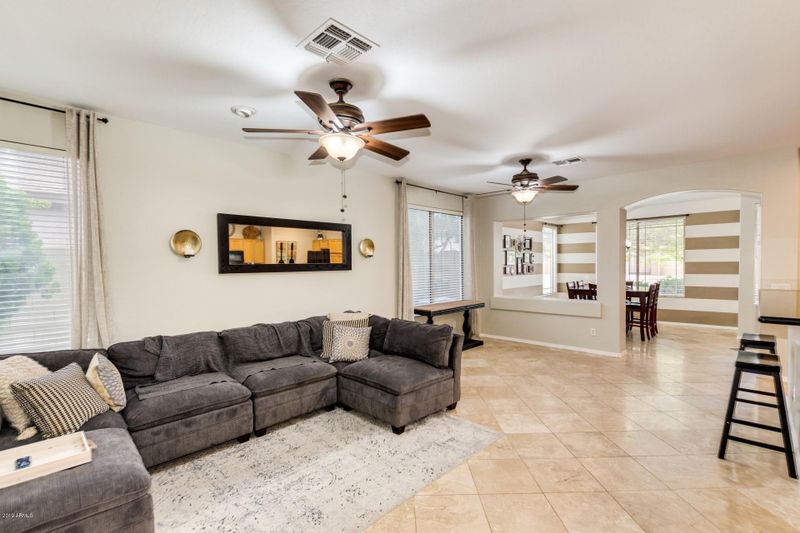 6224 W Oraibi Dr, Glendale, AZ 85308