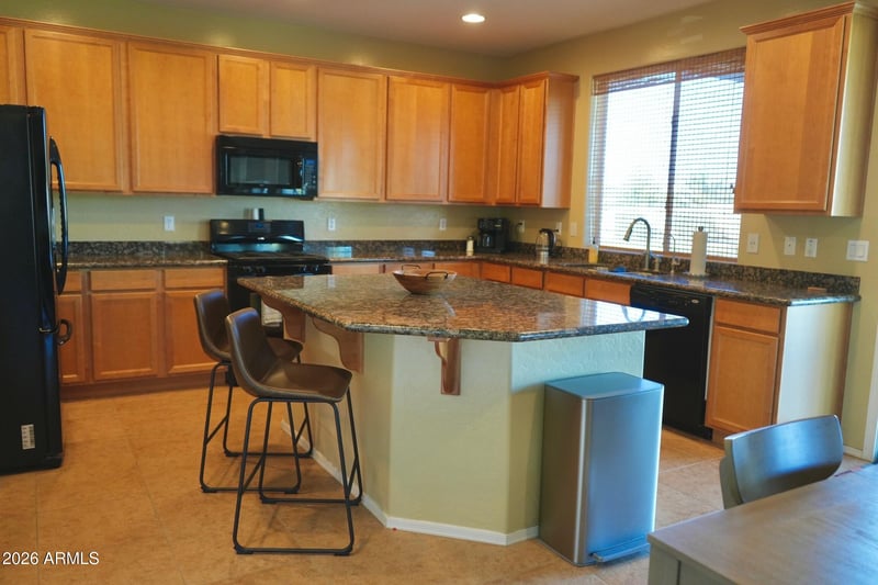 6228 77th Dr, Glendale, AZ 85303