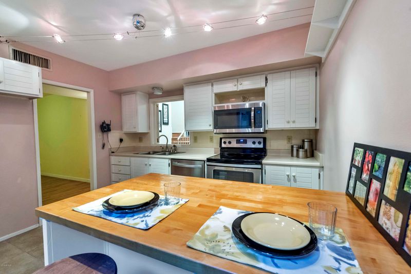623 E Manzanita Pl, Phoenix, AZ 85020