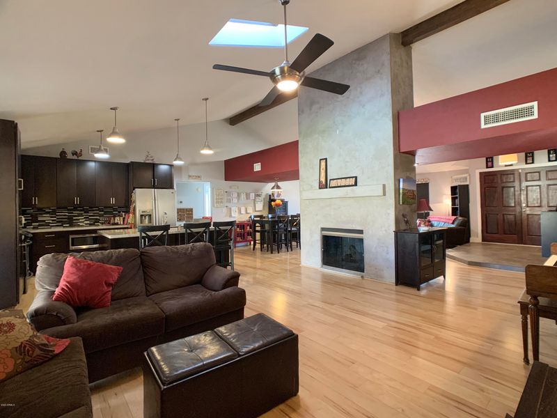 6230 W Wethersfield Rd, Glendale, AZ 85304