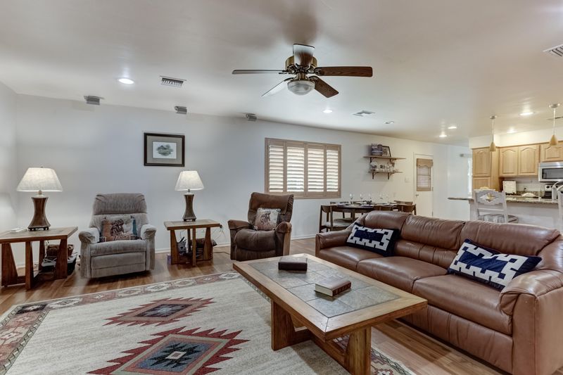 6231 E Earll Dr, Scottsdale, AZ 85251