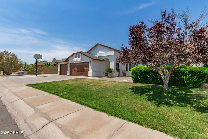 6232 88th Ave, Glendale, AZ 85305
