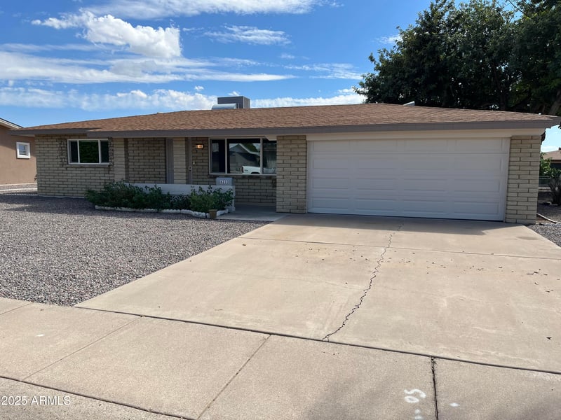 6233 Dodge St, Mesa, AZ 85205