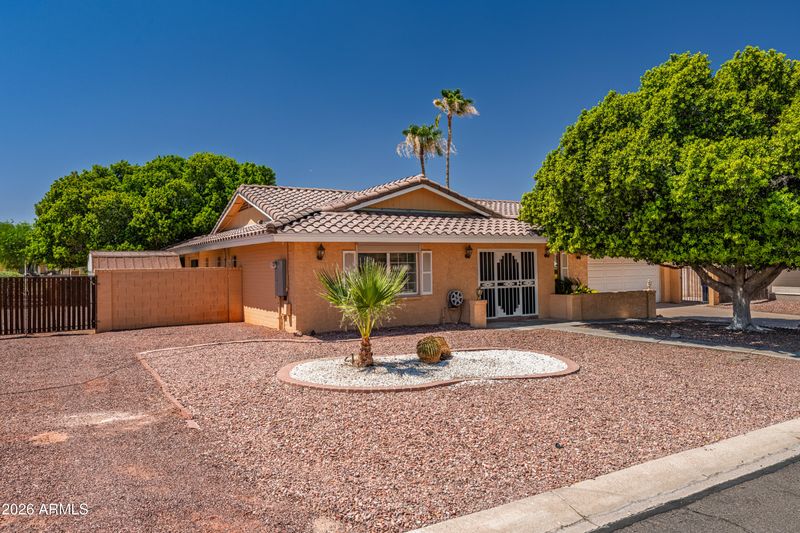 6233 E Camelot Dr, Mesa, AZ 85215