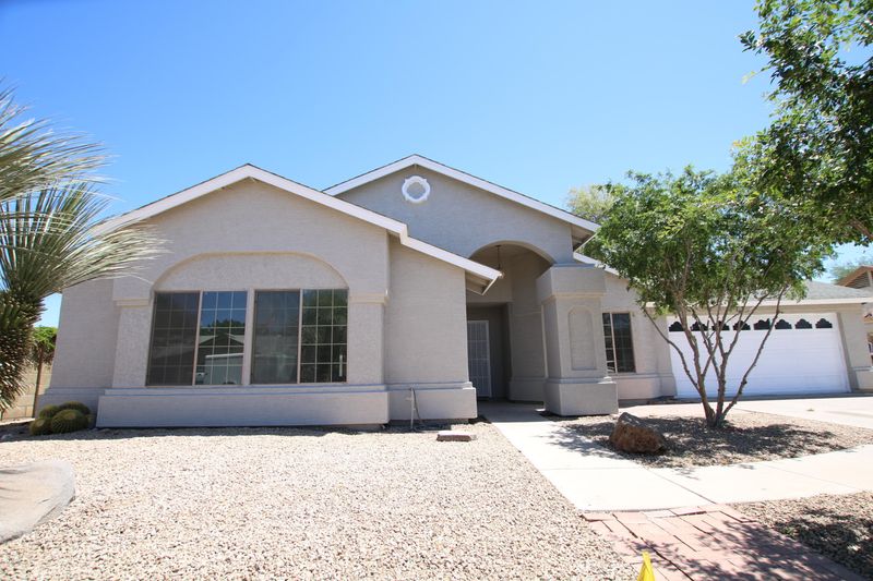 6233 N 88th Ln, Glendale, AZ 85305