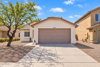 6233 W Encinas Ln, Phoenix, AZ 85043