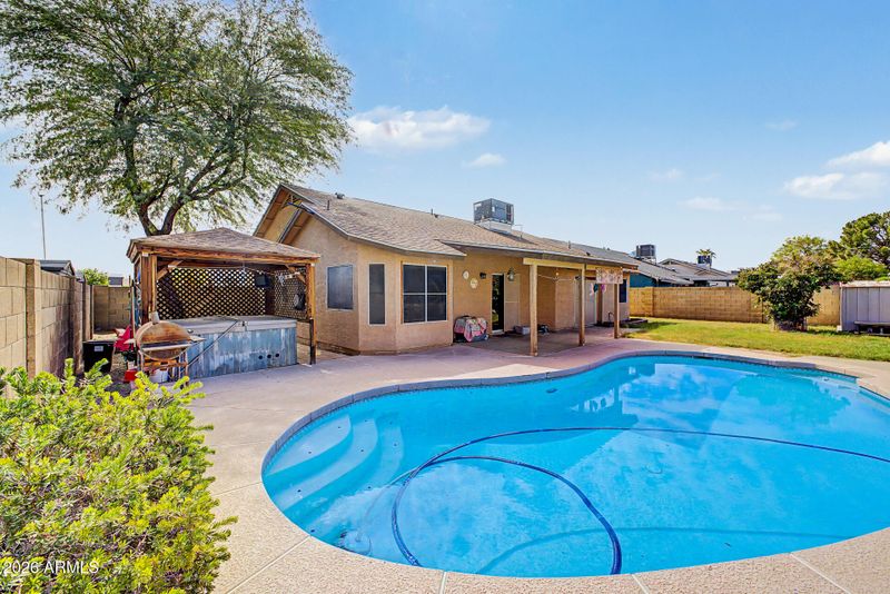 6234 N 88th Ln, Glendale, AZ 85305