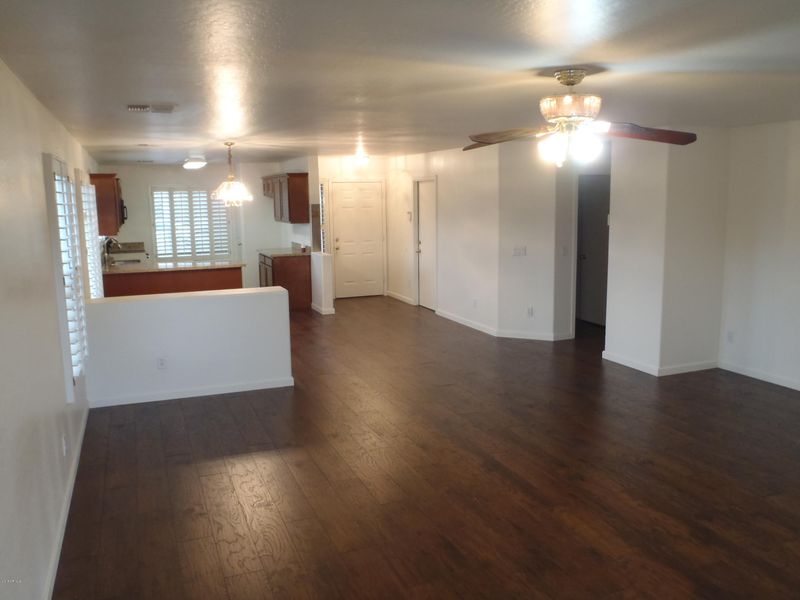 6235 N 69th Dr, Glendale, AZ 85303