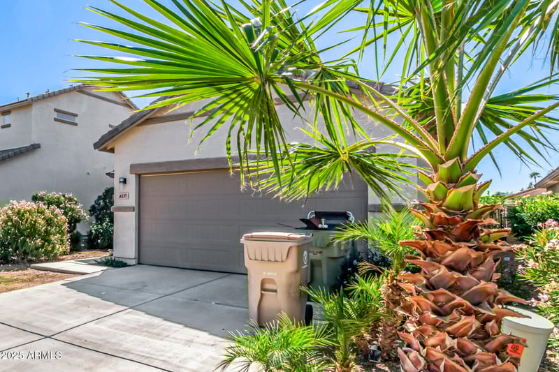 6237 Laurie Ln, Glendale, AZ 85302