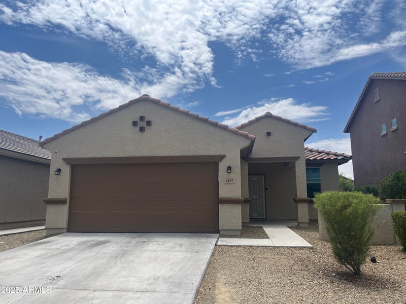 6237 Orchid Ln, Glendale, AZ 85302
