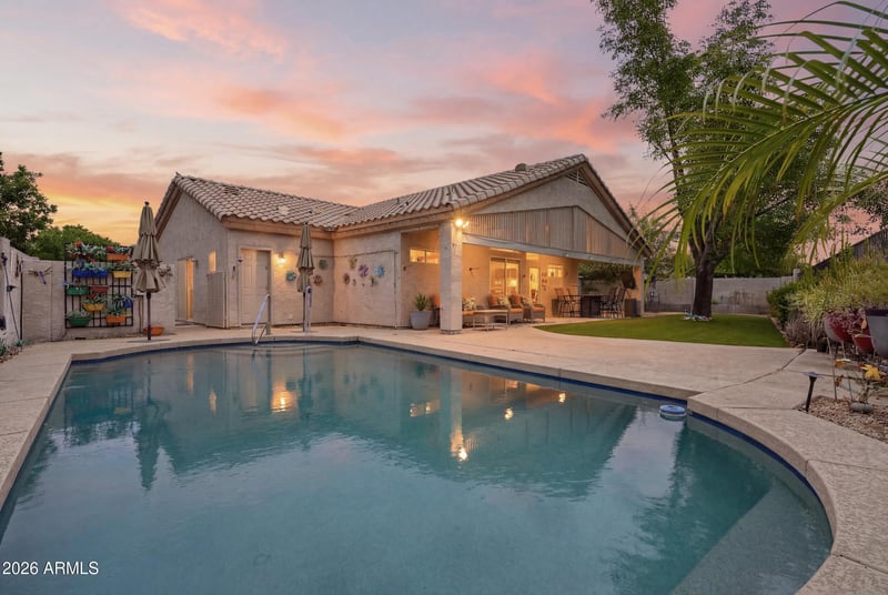 6237 Irma Ln, Glendale, AZ 85308