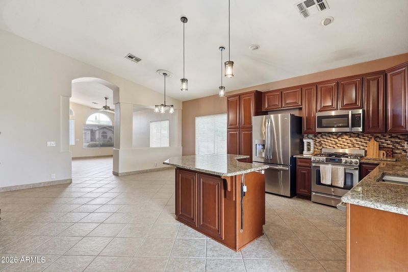 6237 W Irma Ln, Glendale, AZ 85308