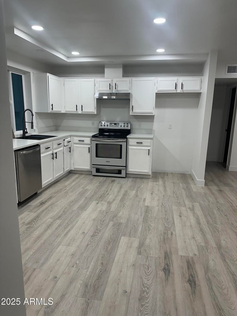 6239 Carol Ann Way, Glendale, AZ 85306