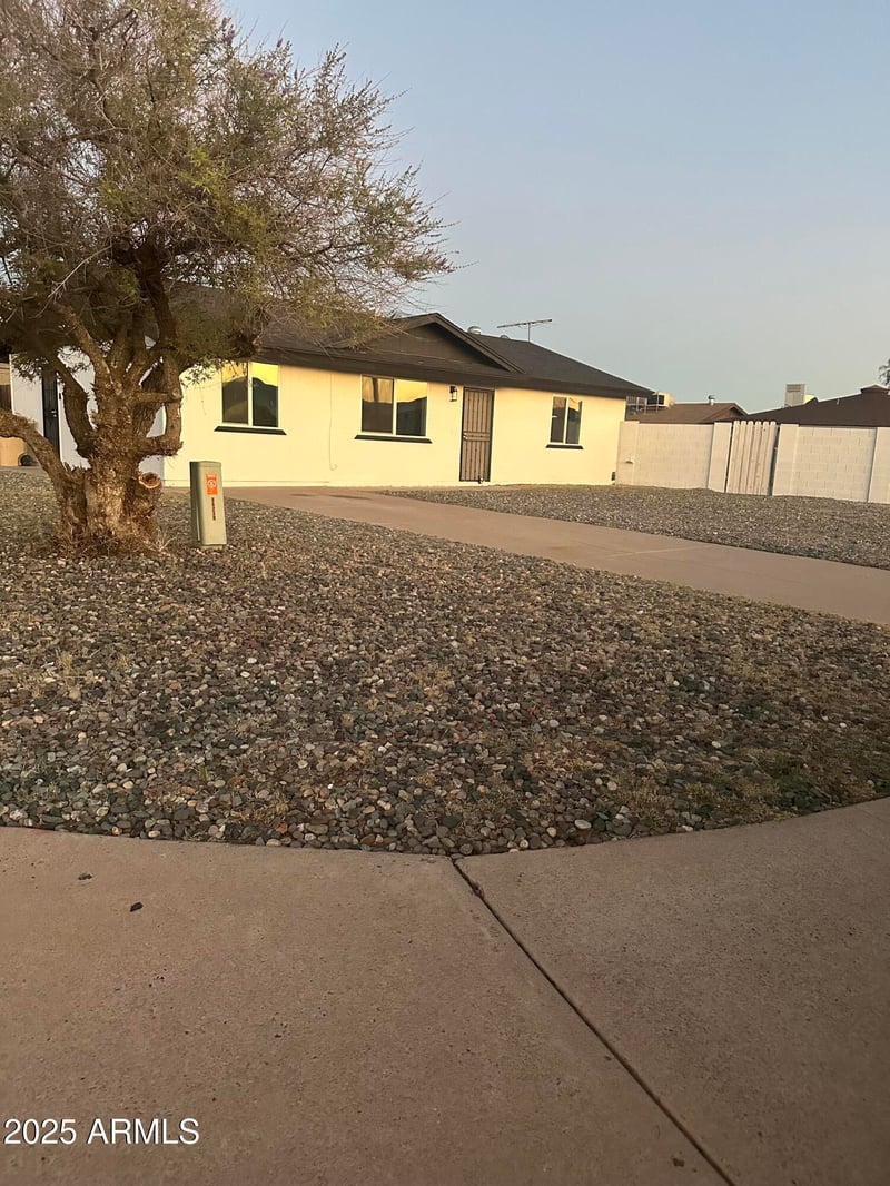 6239 Carol Ann Way, Glendale, AZ 85306