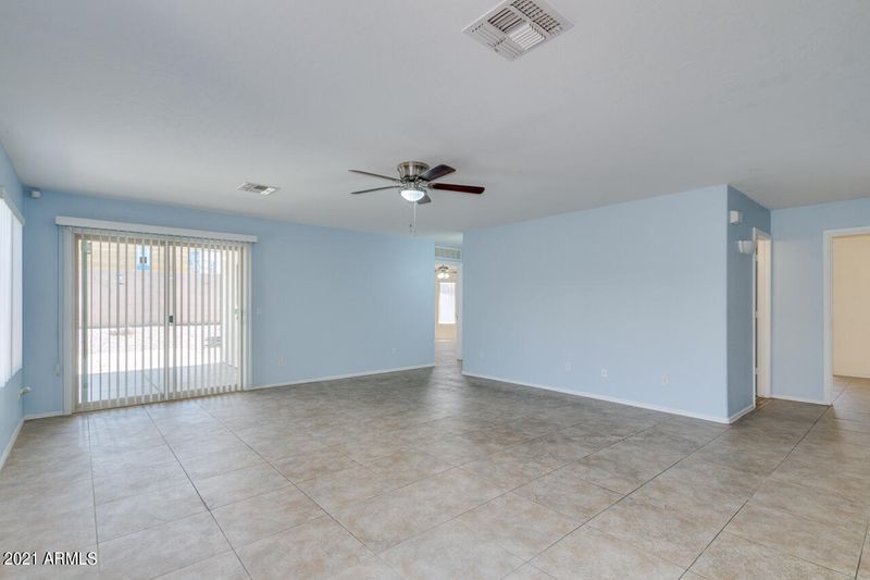 6239 N 69th Dr, Glendale, AZ 85303