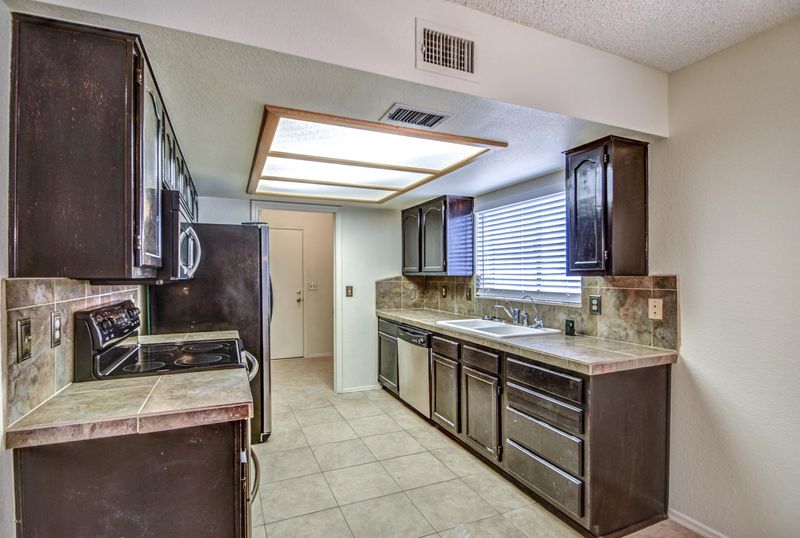 624 S 75th St, Mesa, AZ 85208