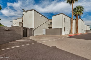 6240 16th St #34, Phoenix, AZ 85016