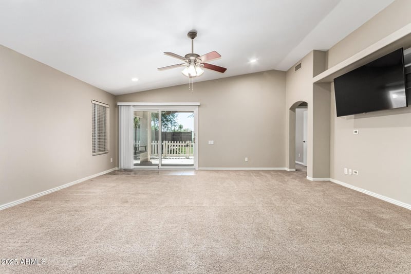 6241 Blackhawk Dr, Glendale, AZ 85308