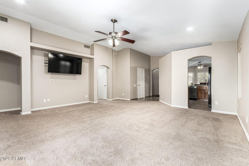 6241 Blackhawk Dr, Glendale, AZ 85308