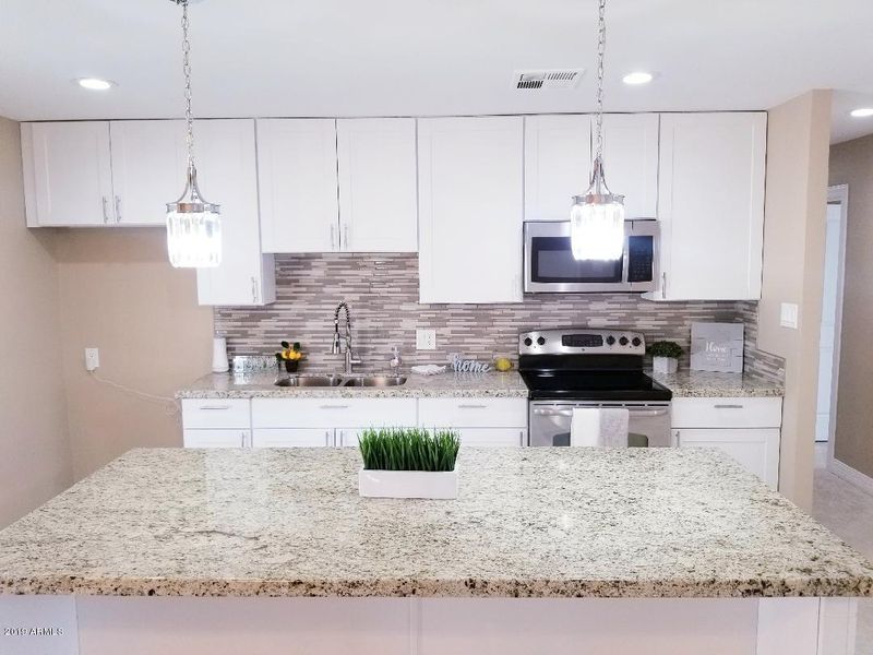 6242 W Stella Ln, Glendale, AZ 85301