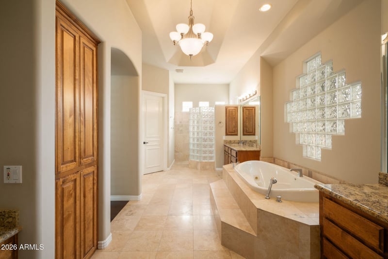 6243 Camelback Rd, Scottsdale, AZ 85251