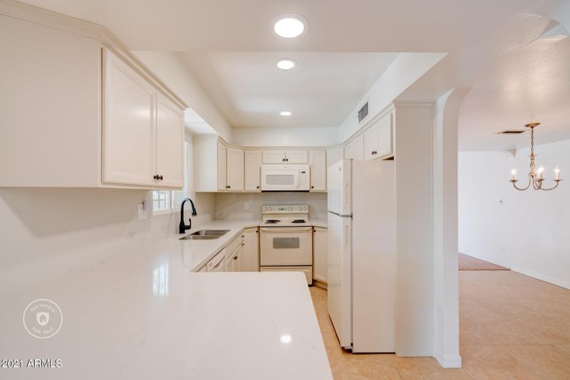 6243 W Camelback Rd, Phoenix, AZ 85033