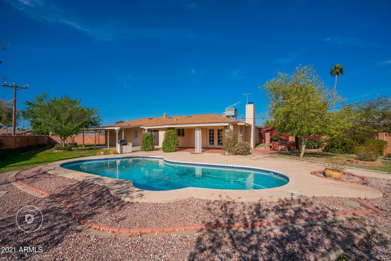 6243 W Camelback Rd, Phoenix, AZ 85033