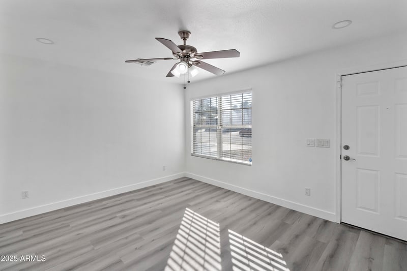 6246 Illini St, Phoenix, AZ 85043