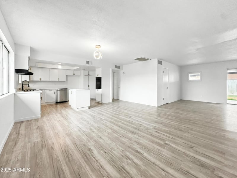 6249 Cavalier Dr, Glendale, AZ 85301