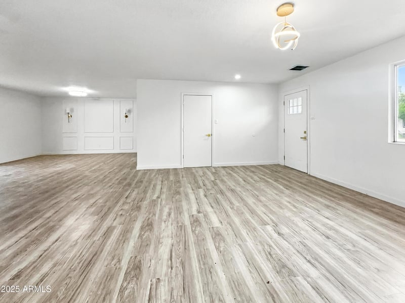 6249 Cavalier Dr, Glendale, AZ 85301