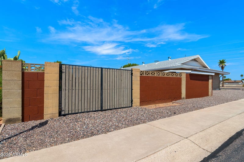 6249 University Dr, Mesa, AZ 85205