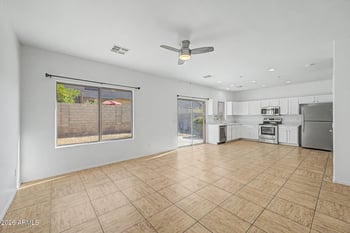 625 E Atlanta Ave, Phoenix, AZ 85040