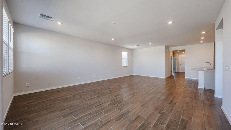 6250 Crockett Way, San Tan Valley, AZ 85143