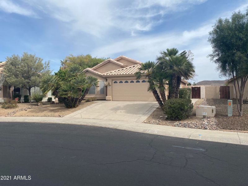 6258 W Blackhawk Dr, Glendale, AZ 85308