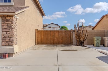 6259 89th Dr, Glendale, AZ 85305