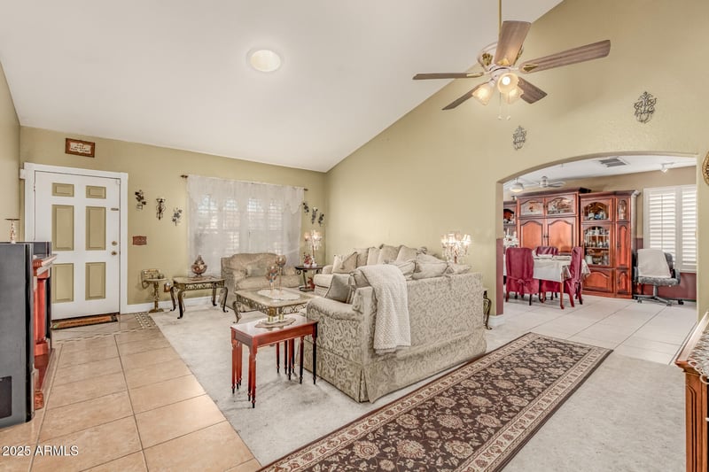 6259 89th Dr, Glendale, AZ 85305