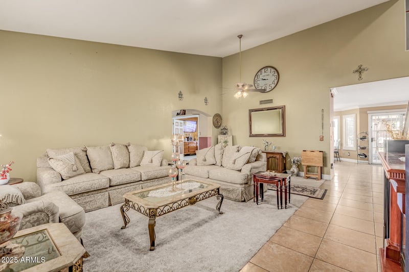 6259 89th Dr, Glendale, AZ 85305