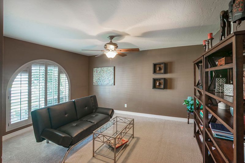6259 E Winchcomb Dr, Scottsdale, AZ 85254