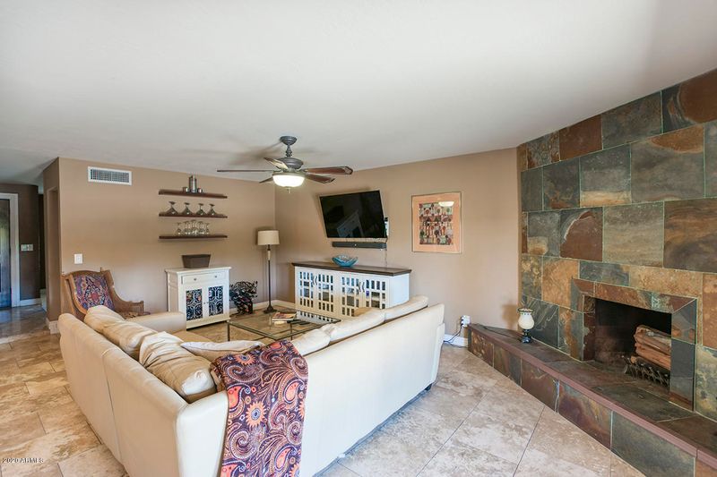 6259 E Winchcomb Dr, Scottsdale, AZ 85254