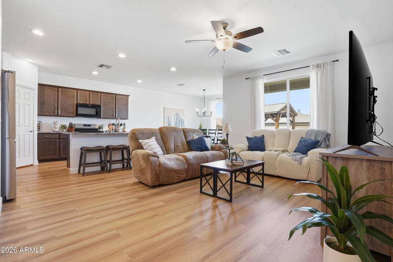 628 White Sands Dr, San Tan Valley, AZ 85140