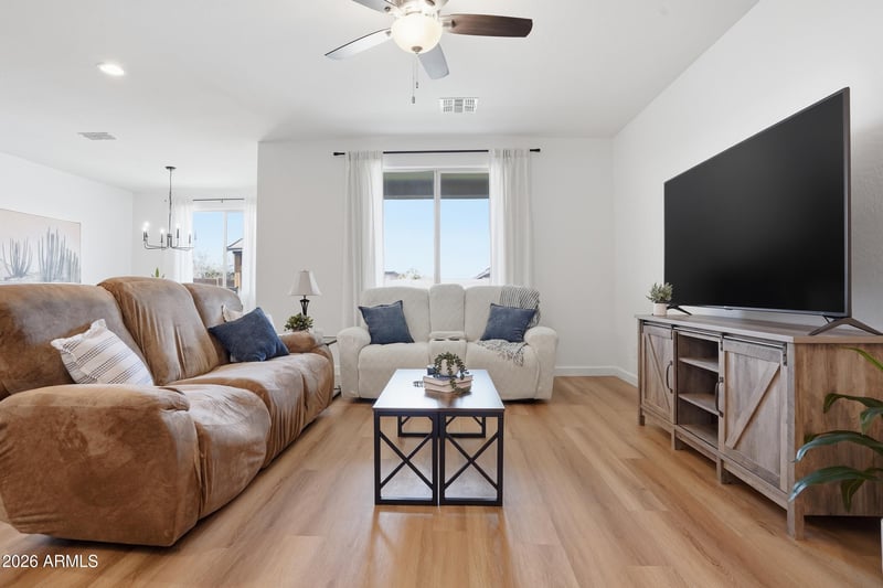 628 White Sands Dr, San Tan Valley, AZ 85140