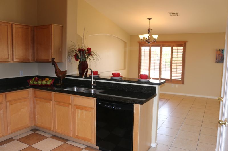 6281 N 75th Dr, Glendale, AZ 85303
