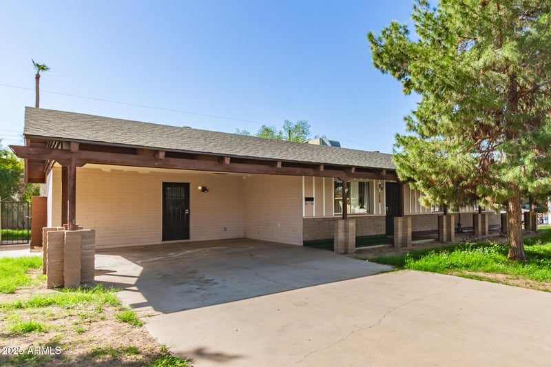 6281 Wolf St, Phoenix, AZ 85033