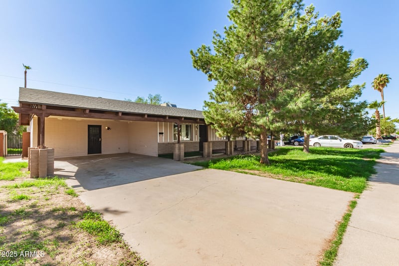6281 Wolf St, Phoenix, AZ 85033
