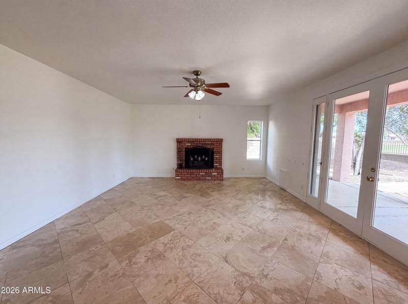 6288 Rose Garden Ln, Glendale, AZ 85308