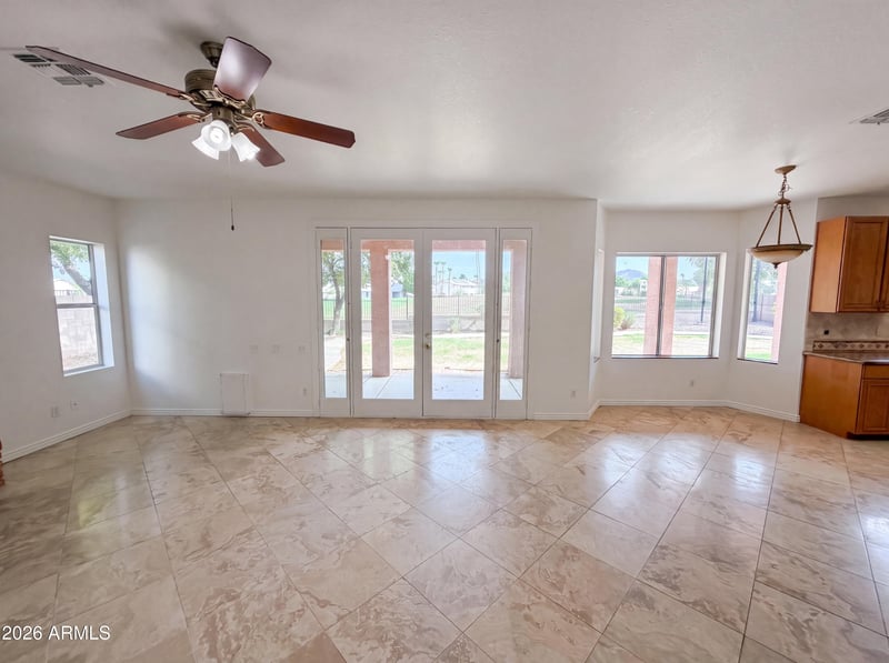 6288 Rose Garden Ln, Glendale, AZ 85308