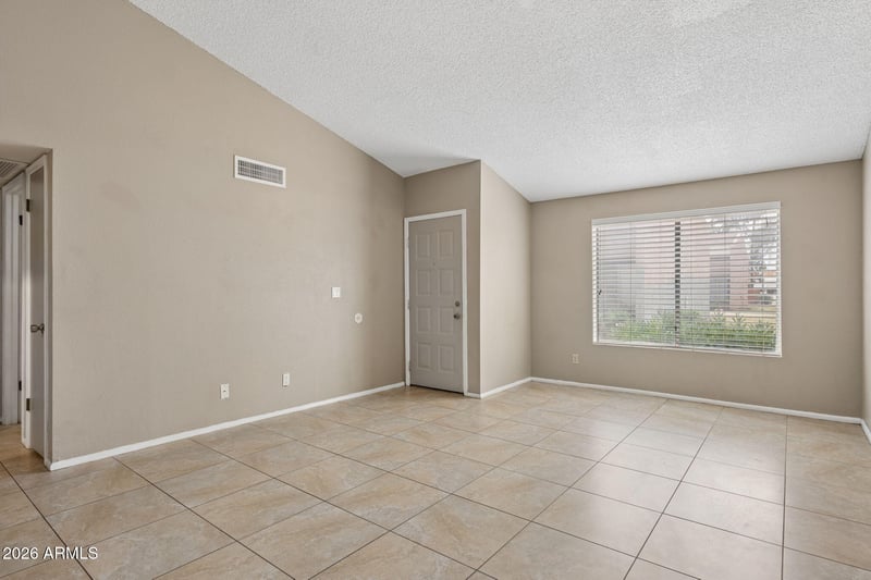 629 Mesa Dr #16, Mesa, AZ 85201
