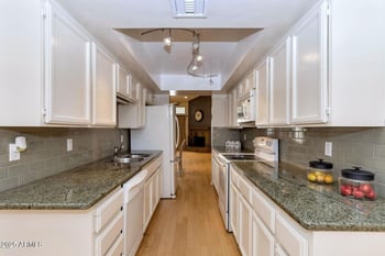 630 Jeffrey Ave, Phoenix, AZ 85020
